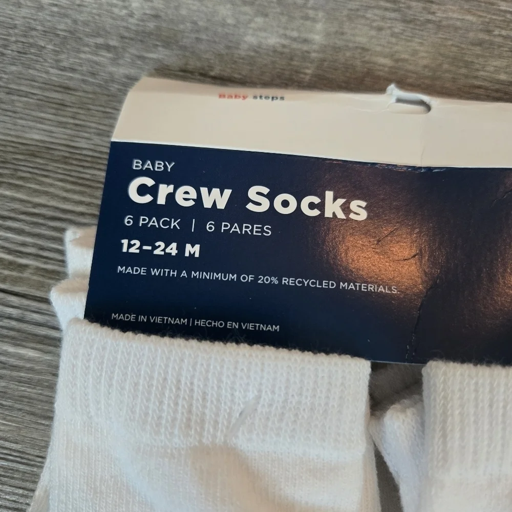 Old Navy White Crew Socks 12-24 M 6 pairs